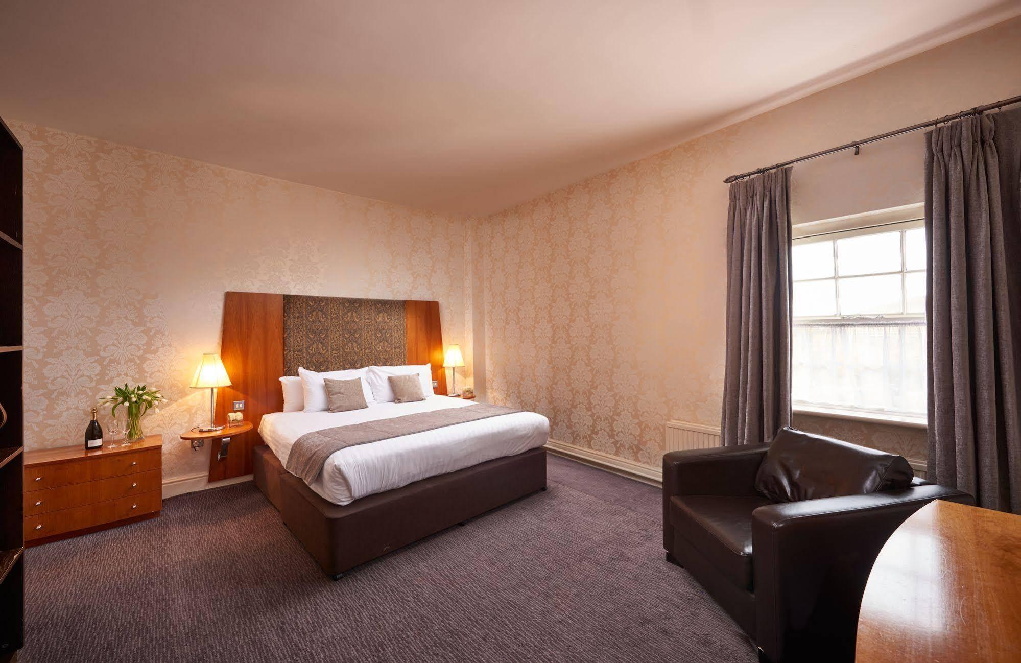 The Regency Hotel Solihull Exteriör bild